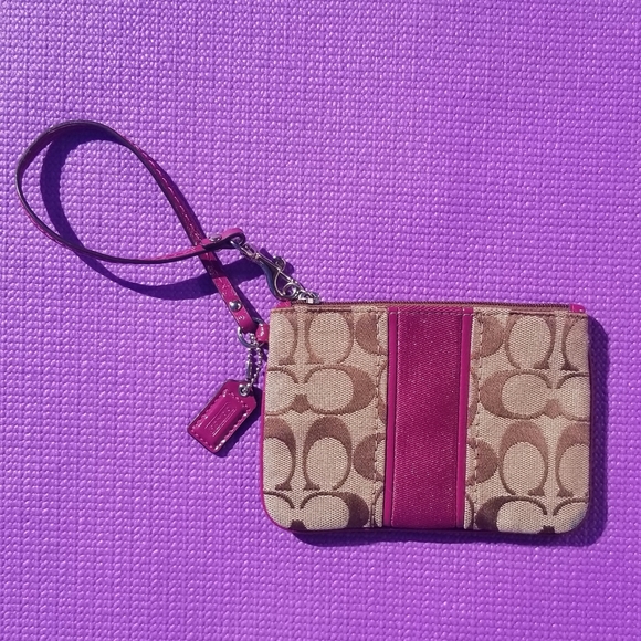 Coach Handbags - Coach Wristlet
